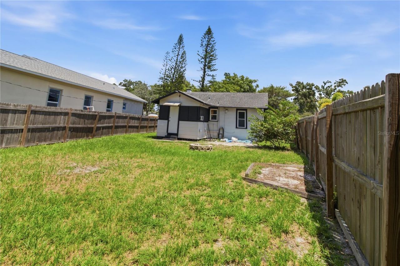 5552 Crissman Drive N, Saint Petersburg, FL 33714 Photo