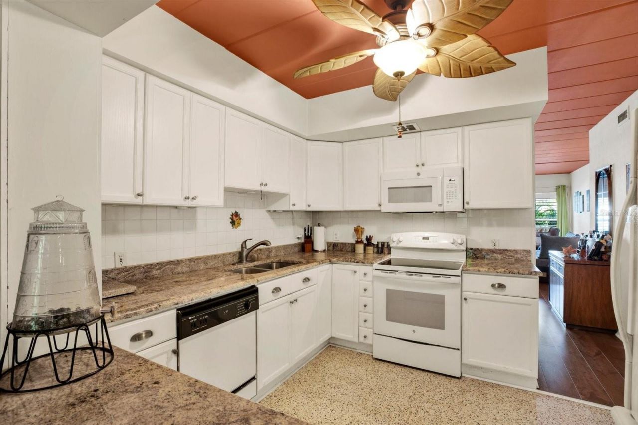 4032 57th Street N, Unit 166, Kenneth City, FL 33709 Photo