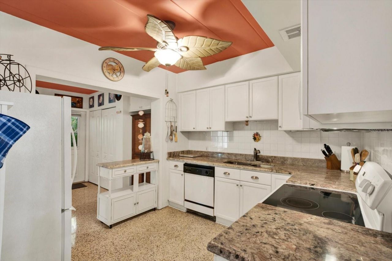 4032 57th Street N, Unit 166, Kenneth City, FL 33709 Photo