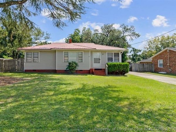 909 Sandalwood Drive, Fayetteville, NC 28304