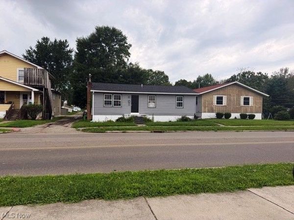 1112 N Water Street , Uhrichsville, OH 44683