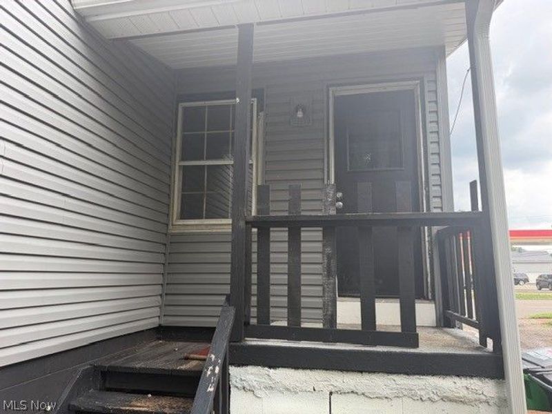 1112 N Water Street , Uhrichsville, OH 44683 Photo 2