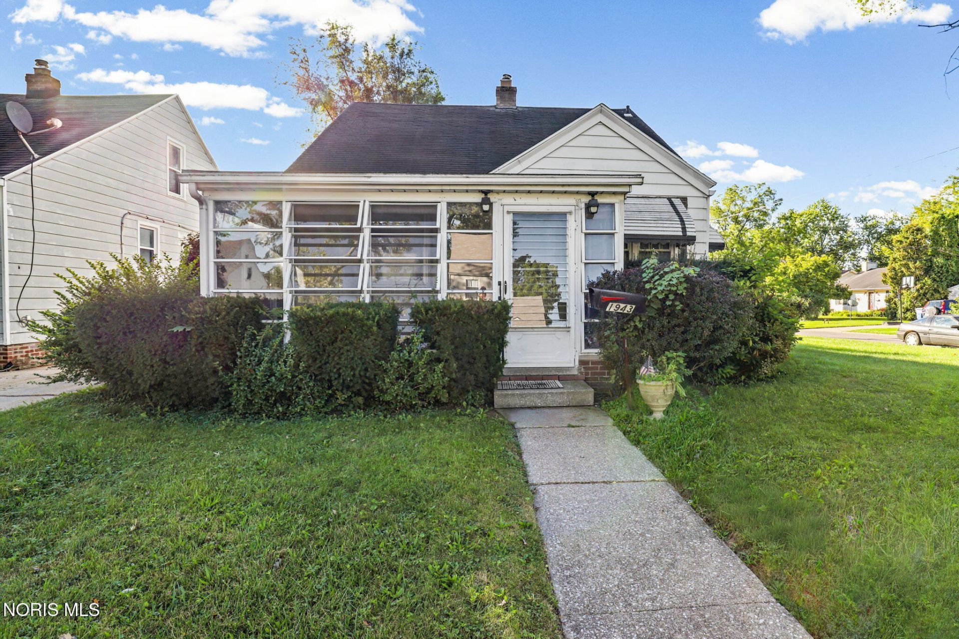 1943 Glencairn Avenue, Toledo, OH 43614 Main Photo