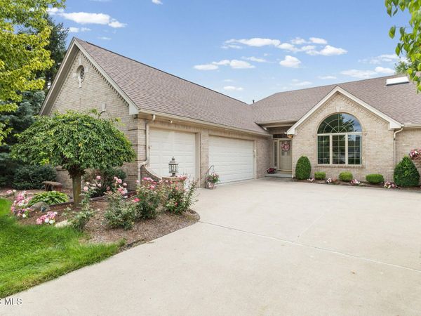 6957 Secluded Pines Drive, Maumee, OH 43537