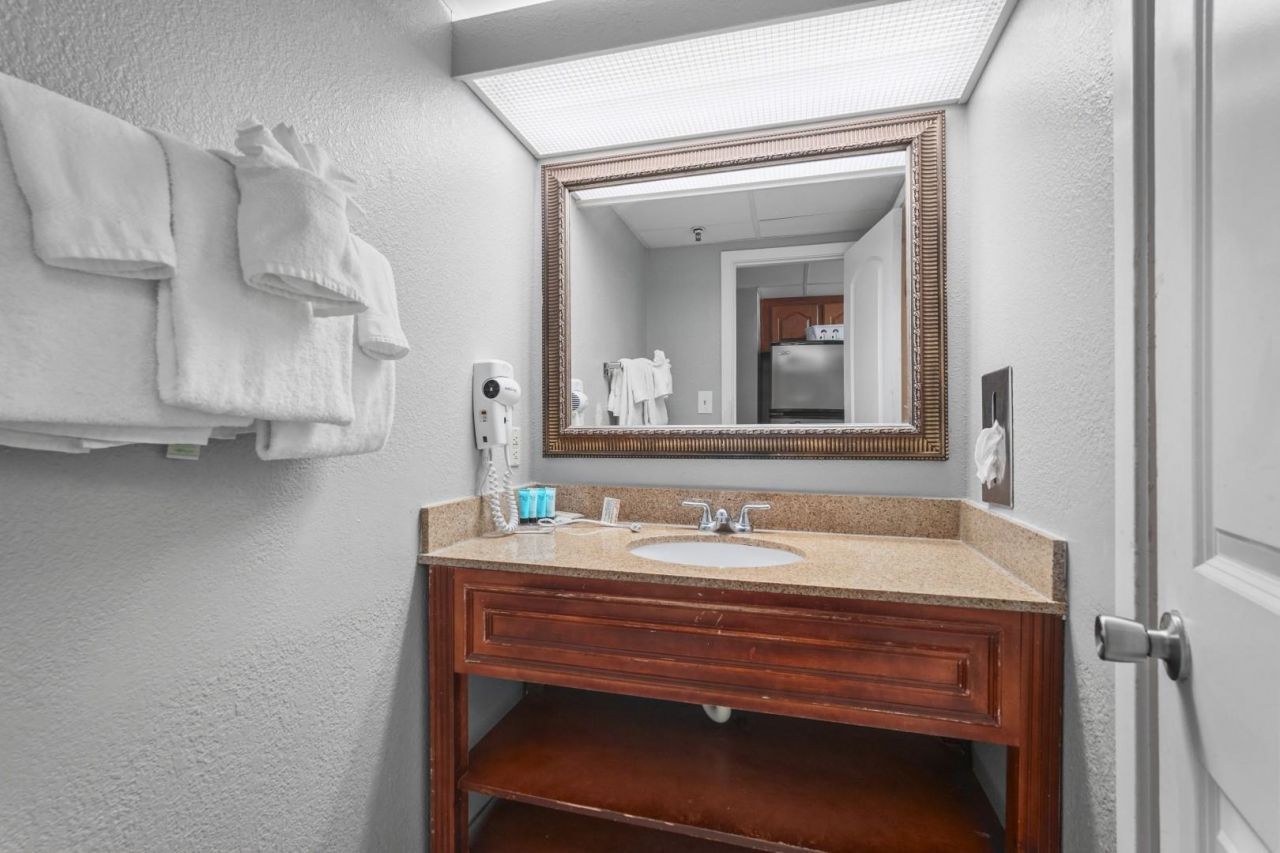 6804 N Ocean Blvd. Photo 10