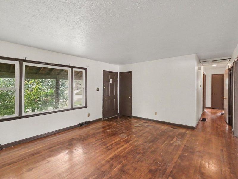 389 Spring Station Court, Lexington, KY 40505 Photo 3