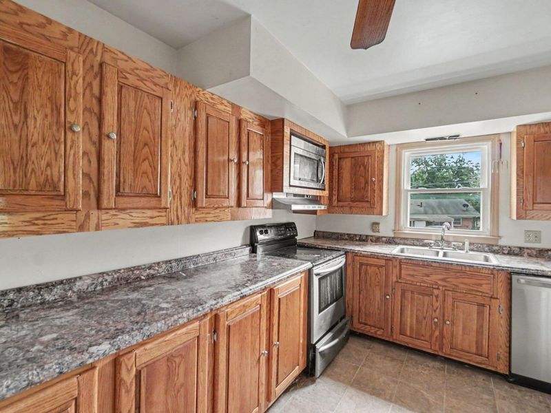 389 Spring Station Court, Lexington, KY 40505 Photo 6
