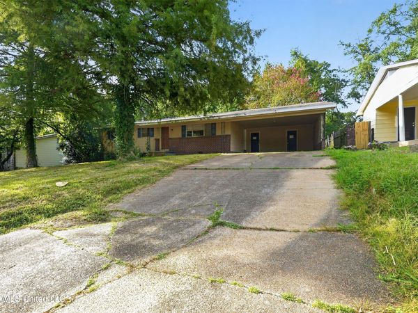 1023 Garden Park Drive, Jackson, MS 39204