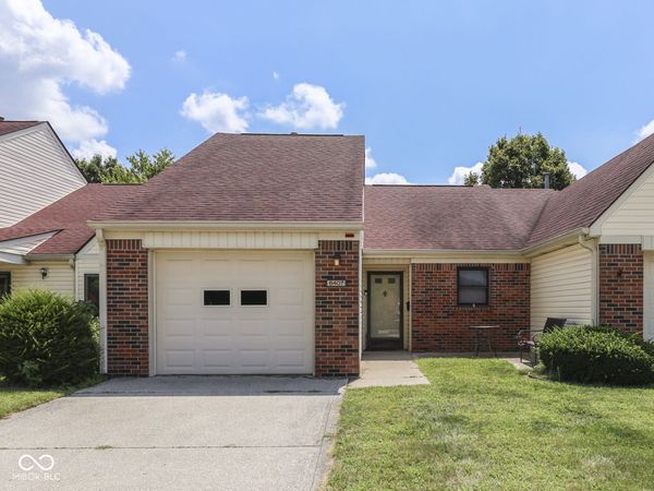 6407 Friendship Circle , Unit 15, Indianapolis, IN 46268