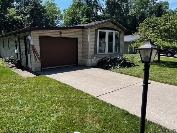 3926 Lockport Olcott , Lockport, NY 14094