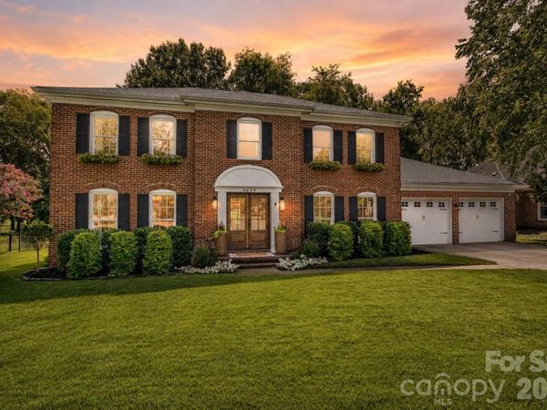 4638 DEANSCROFT Drive, Charlotte, NC 28226