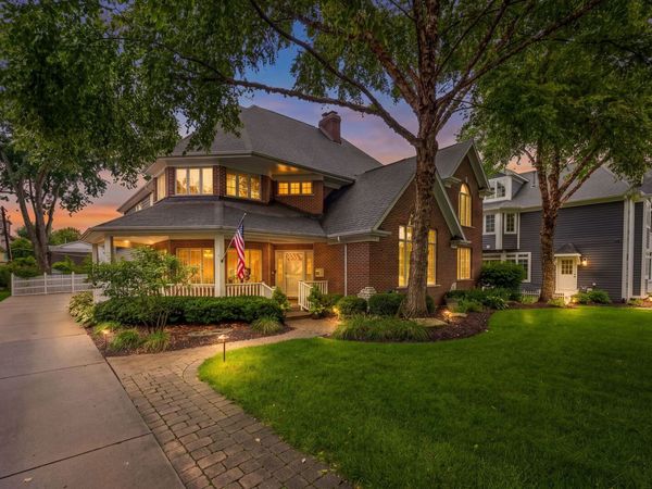 70 S Parkway Drive , Naperville, IL 60540