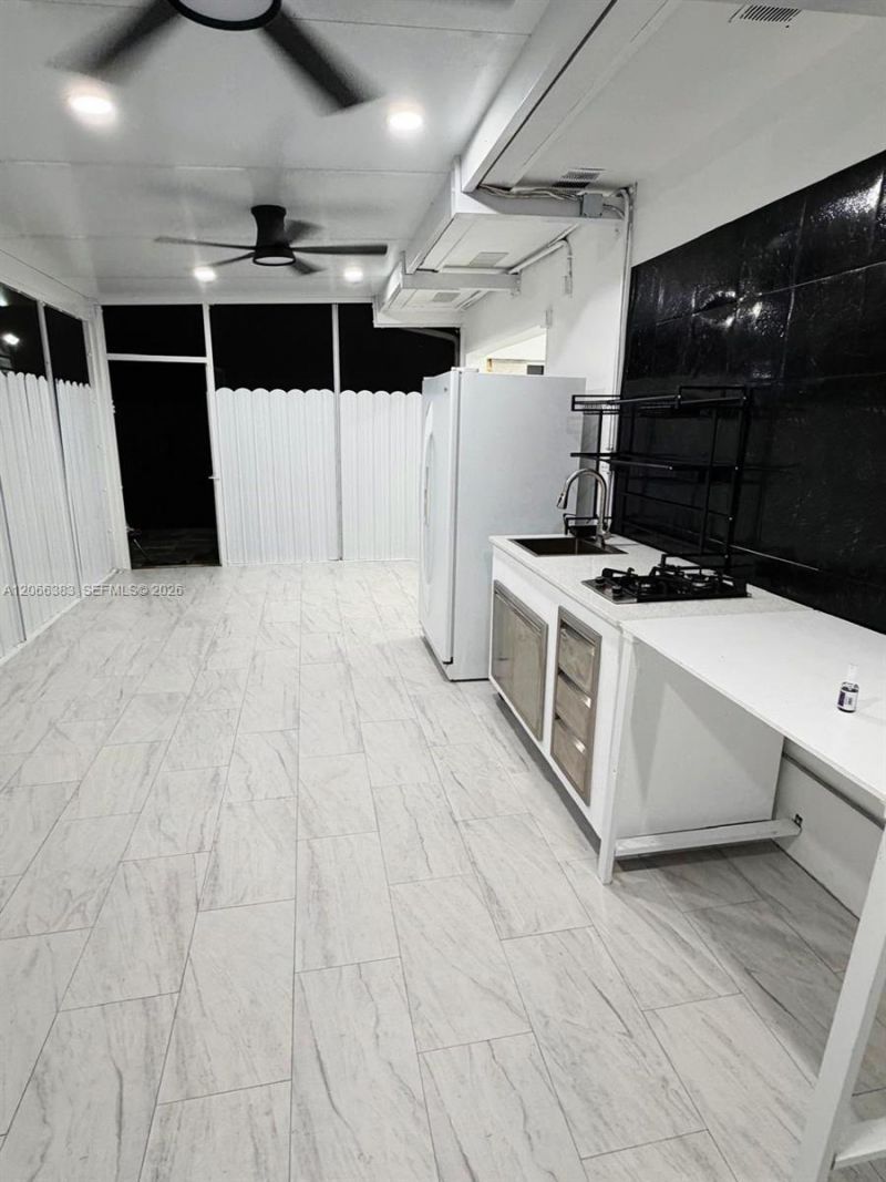 716 SW 11th Ave , Unit B, Homestead, FL 33030 Photo