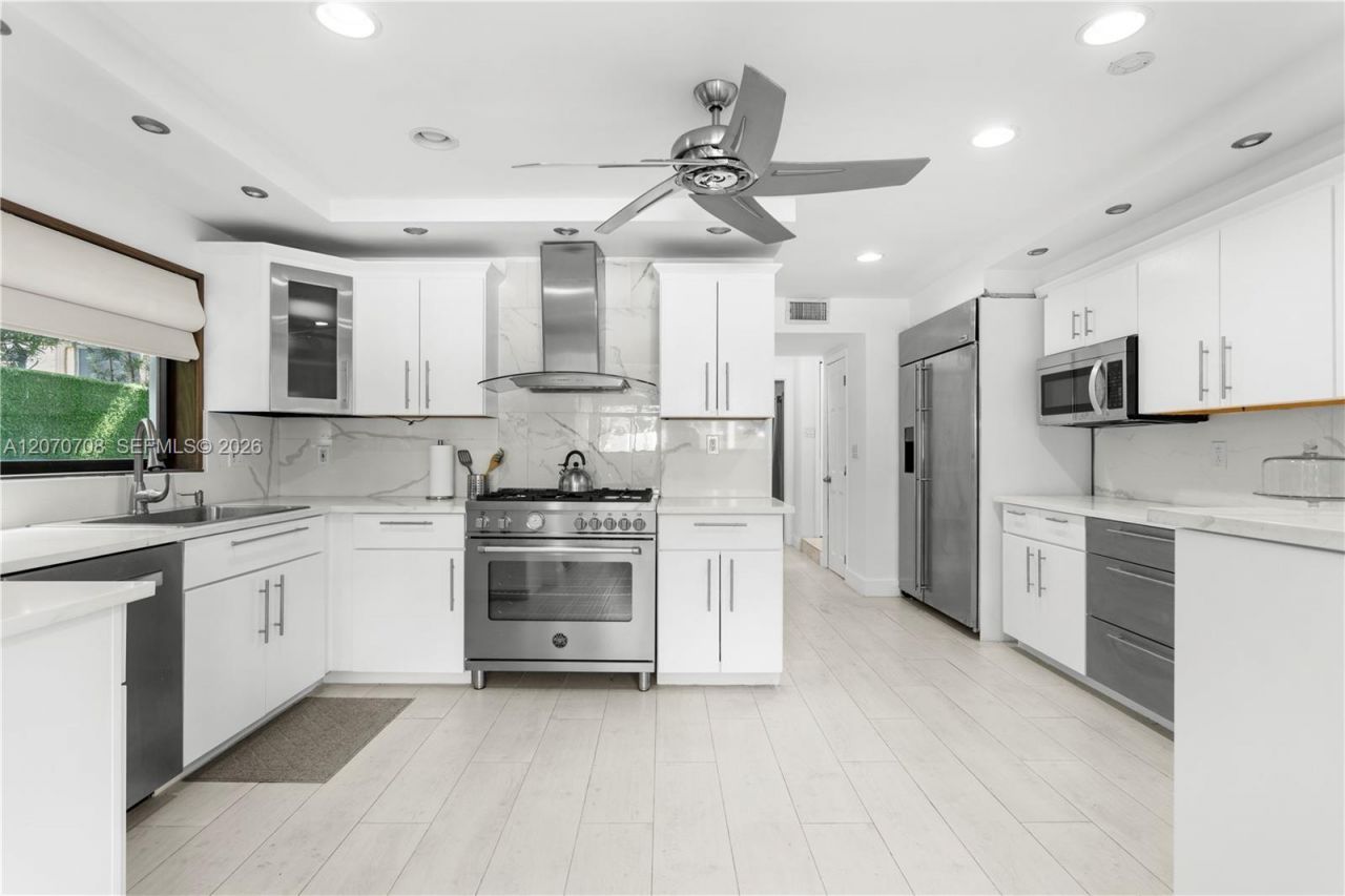 2388 Prairie Ave, Miami Beach, FL 33140 Photo