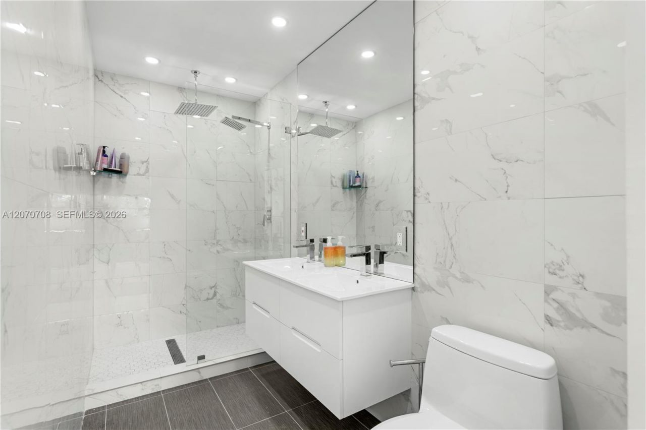 2388 Prairie Ave, Miami Beach, FL 33140 Photo