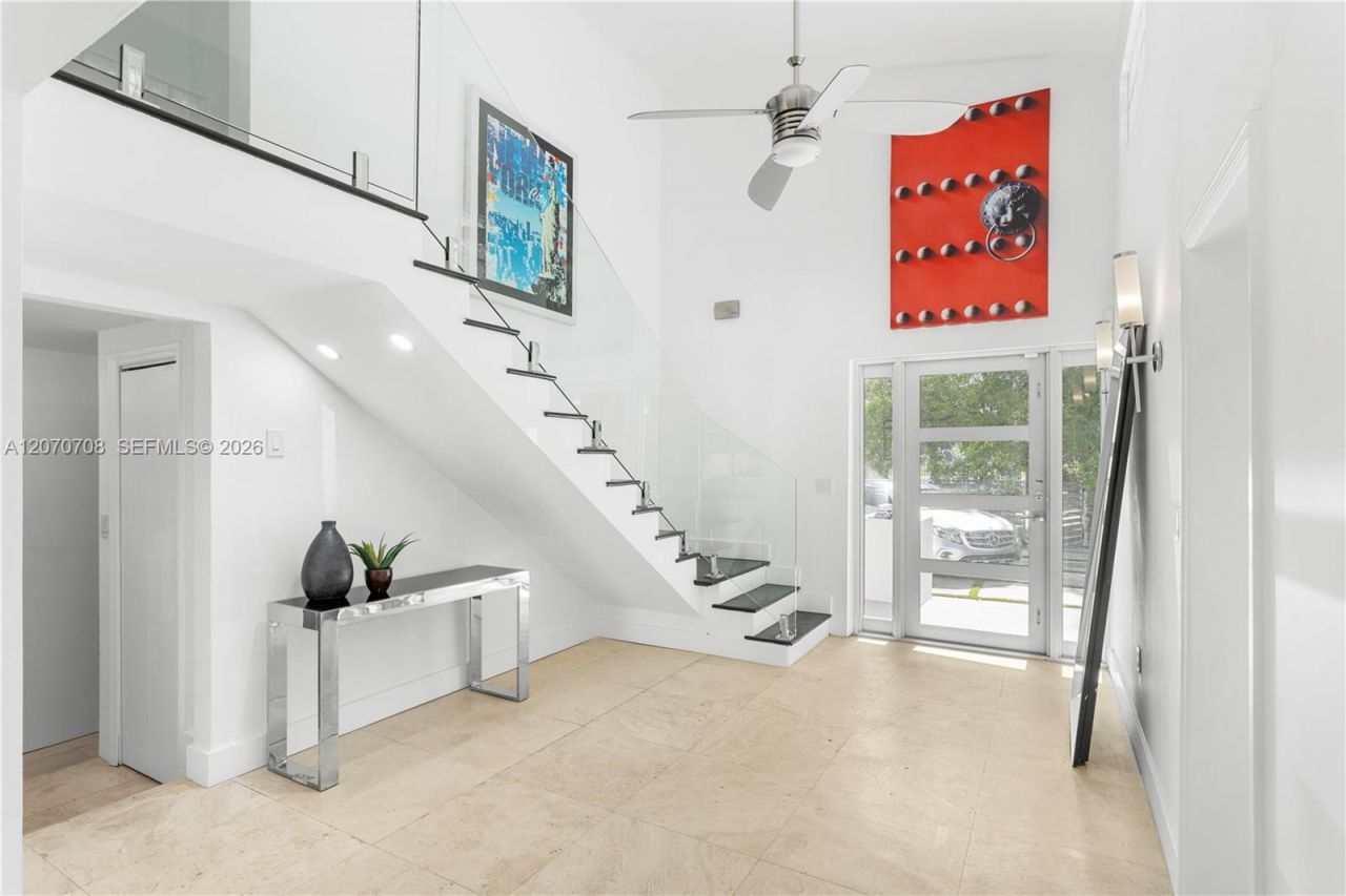 2388 Prairie Ave, Miami Beach, FL 33140 Photo