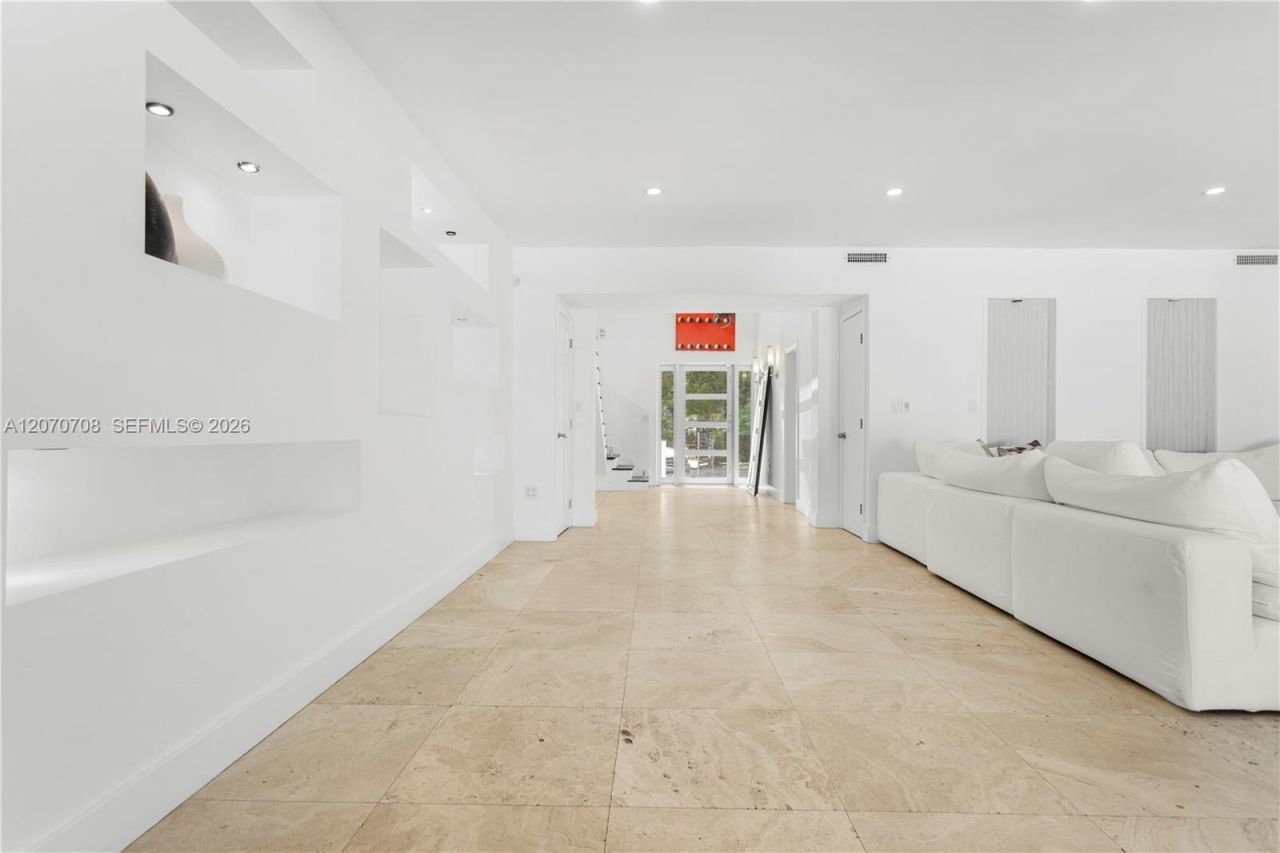 2388 Prairie Ave, Miami Beach, FL 33140 Photo