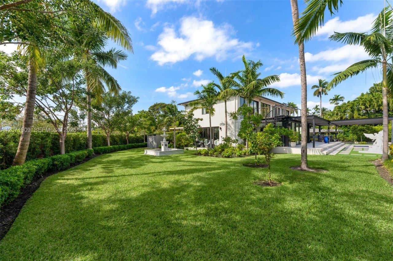 795 Lakeview Dr , Miami Beach, FL 33140 Photo