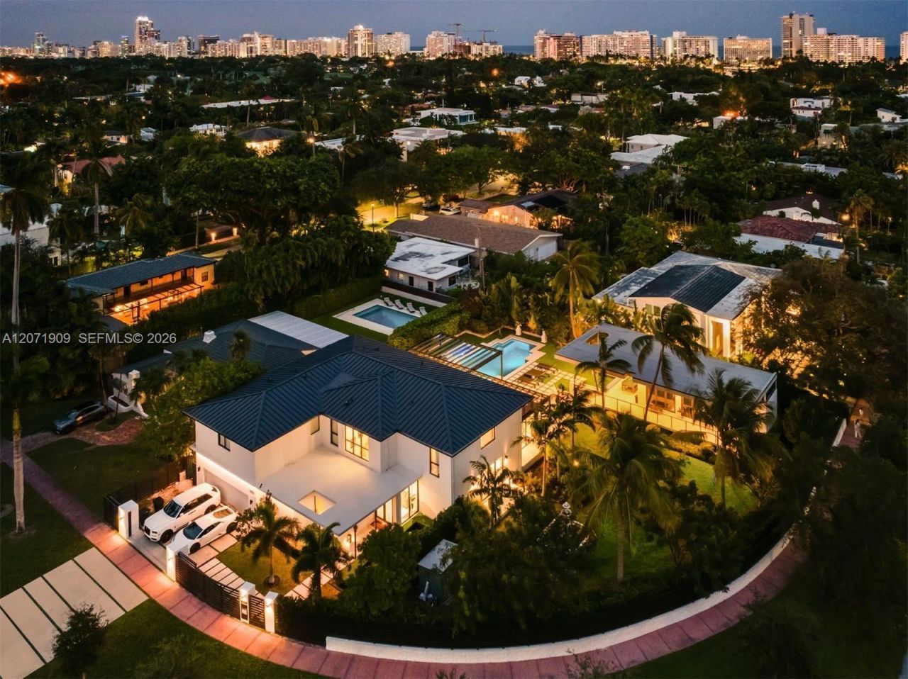 795 Lakeview Dr , Miami Beach, FL 33140 Photo