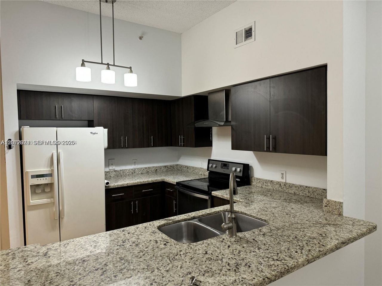 5091 NW 7th St , Unit 615, Miami, FL 33126 Photo