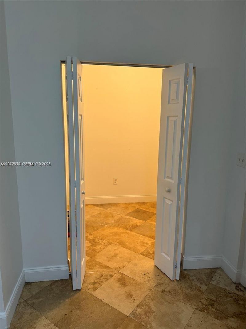 5091 NW 7th St , Unit 615, Miami, FL 33126 Photo
