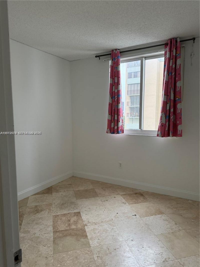 5091 NW 7th St , Unit 615, Miami, FL 33126 Photo
