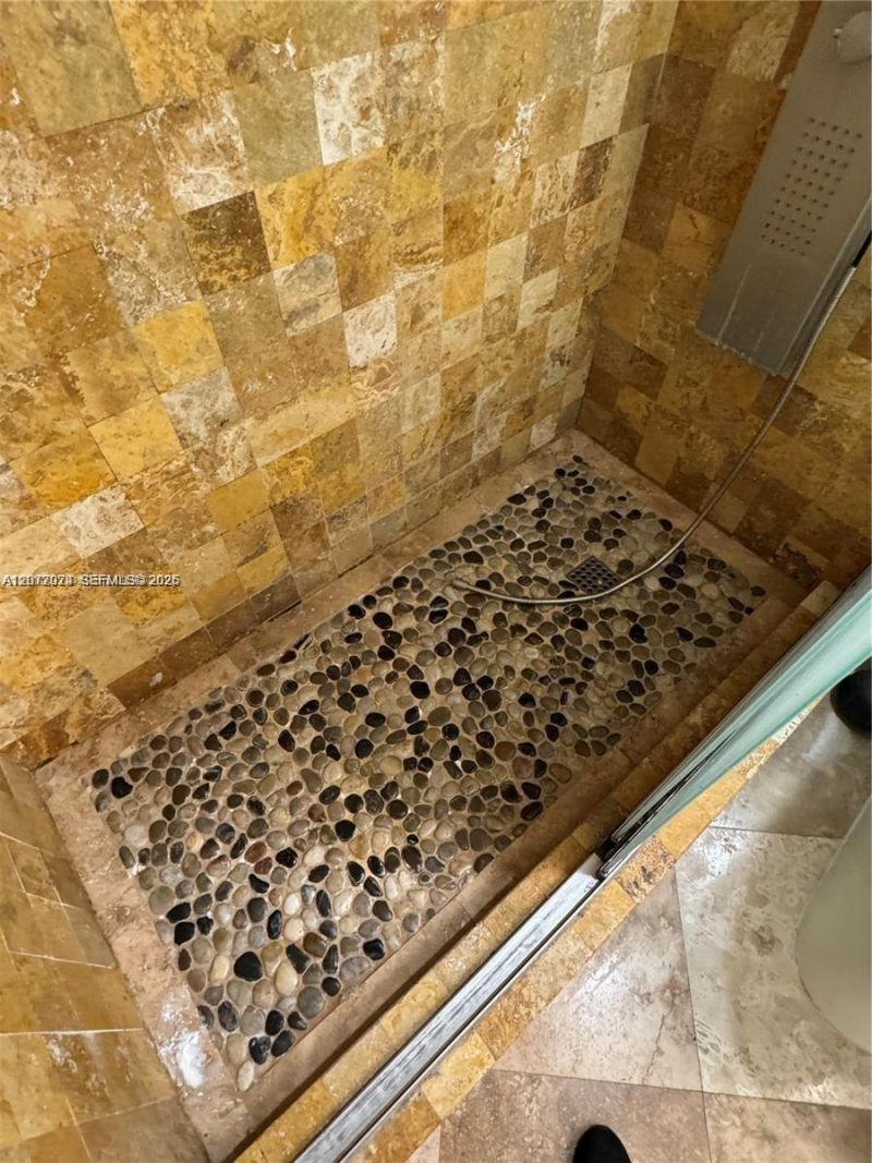 5091 NW 7th St , Unit 615, Miami, FL 33126 Photo