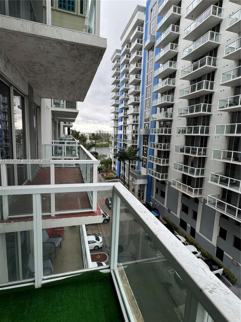 5091 NW 7th St , Unit 615, Miami, FL 33126 Photo