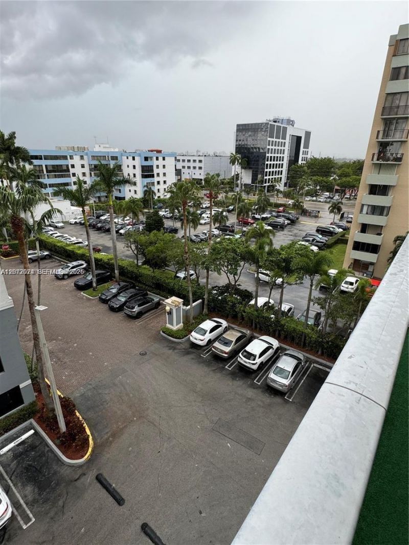 5091 NW 7th St , Unit 615, Miami, FL 33126 Photo