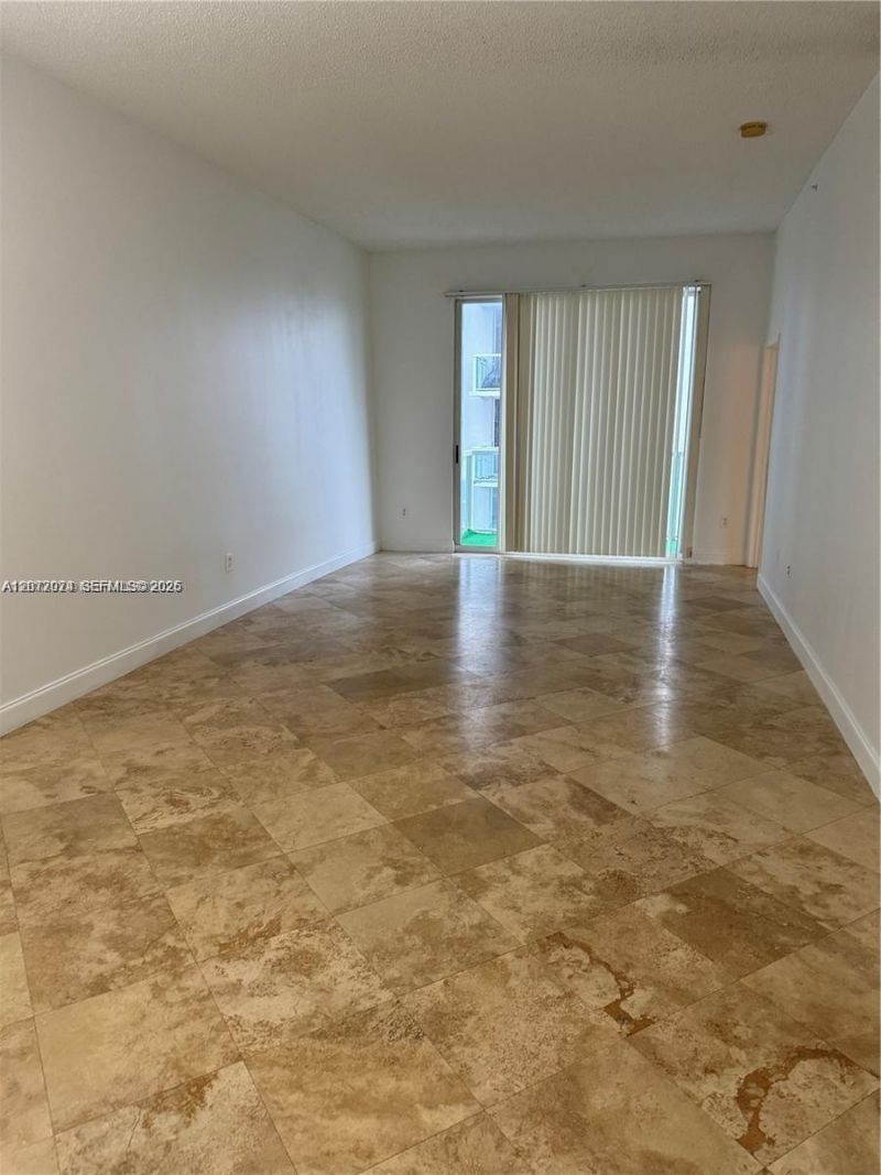 5091 NW 7th St , Unit 615, Miami, FL 33126 Photo