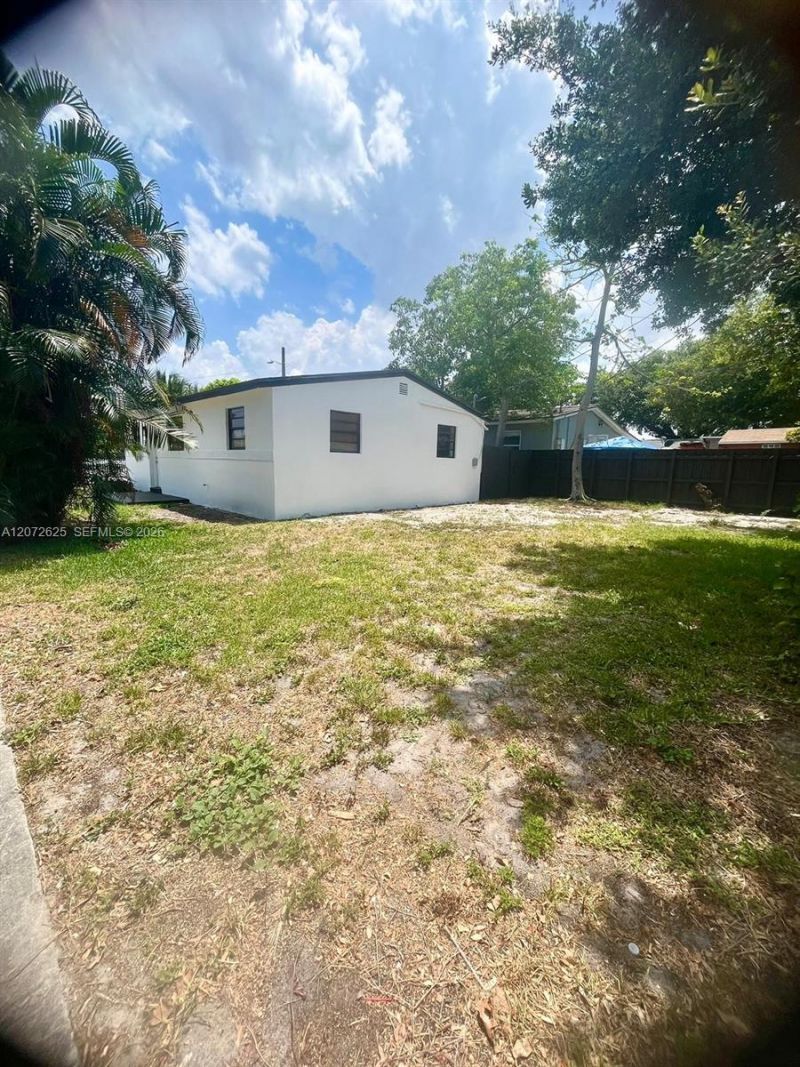 15350 NE 14th Ct , North Miami Beach, FL 33162 Photo