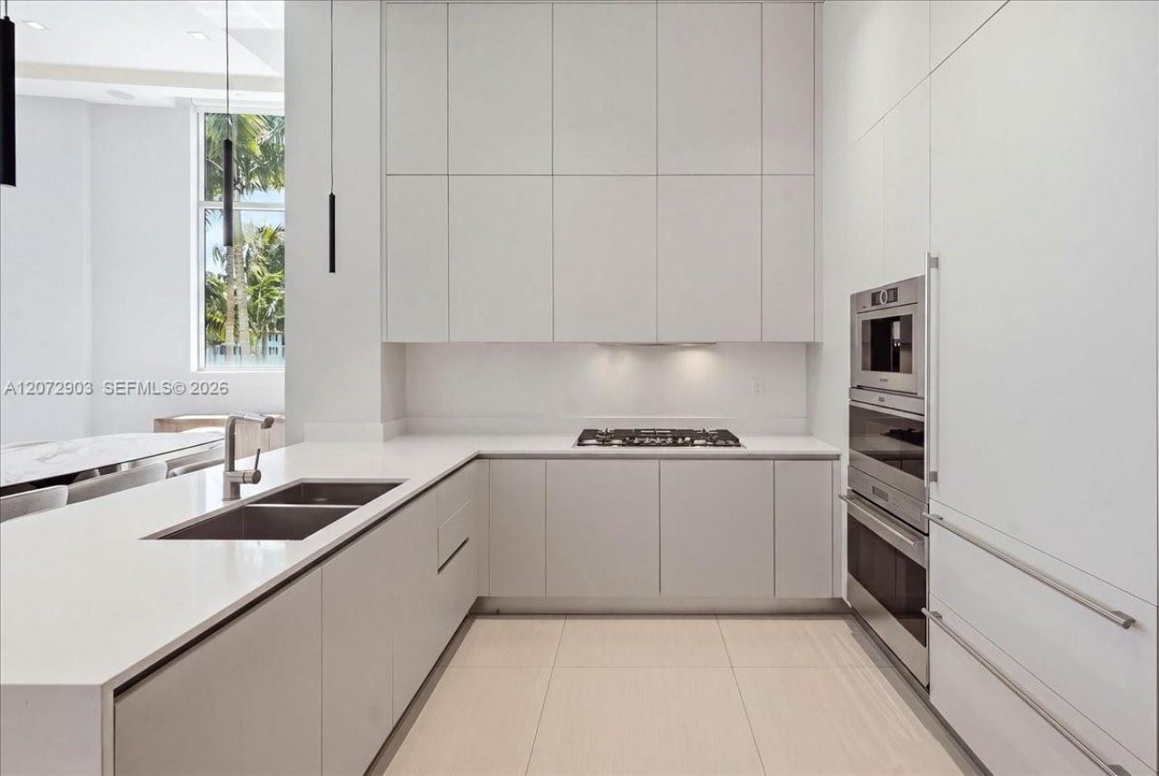 3250 NE 188th St , Unit 101, Aventura, FL 33180 Photo