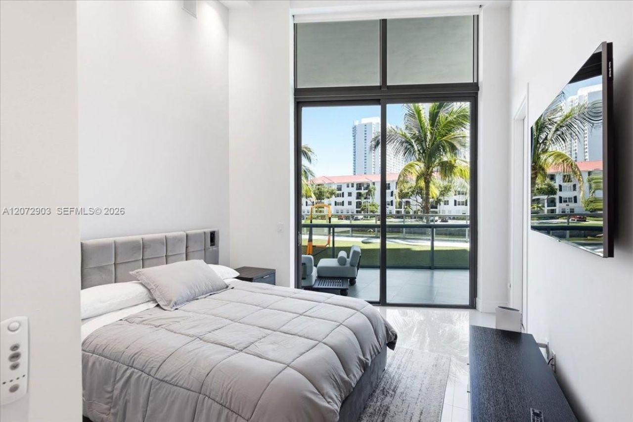 3250 NE 188th St , Unit 101, Aventura, FL 33180 Photo