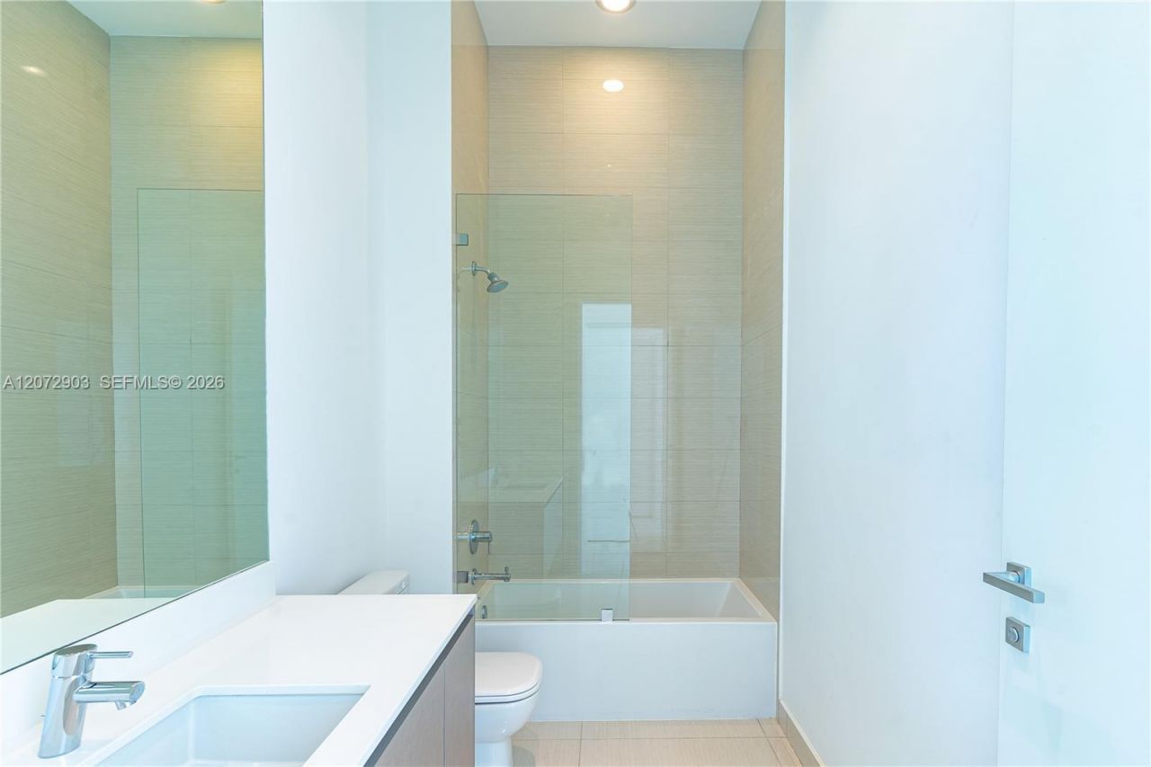 3250 NE 188th St , Unit 101, Aventura, FL 33180 Photo