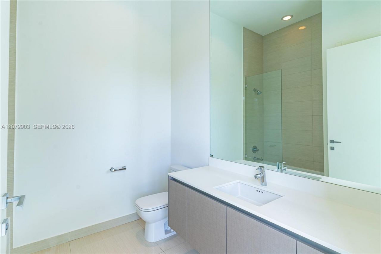 3250 NE 188th St , Unit 101, Aventura, FL 33180 Photo