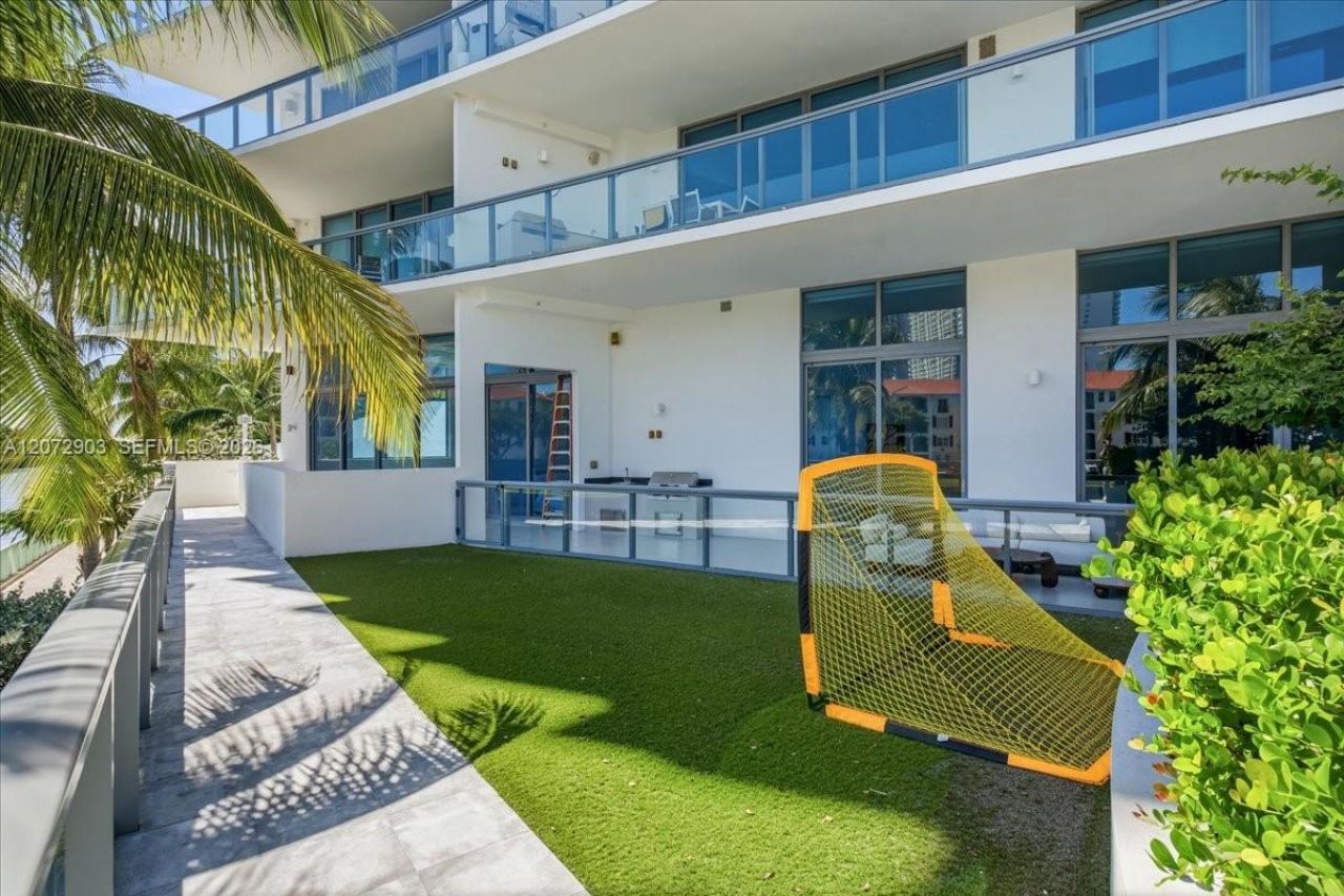 3250 NE 188th St , Unit 101, Aventura, FL 33180 Photo