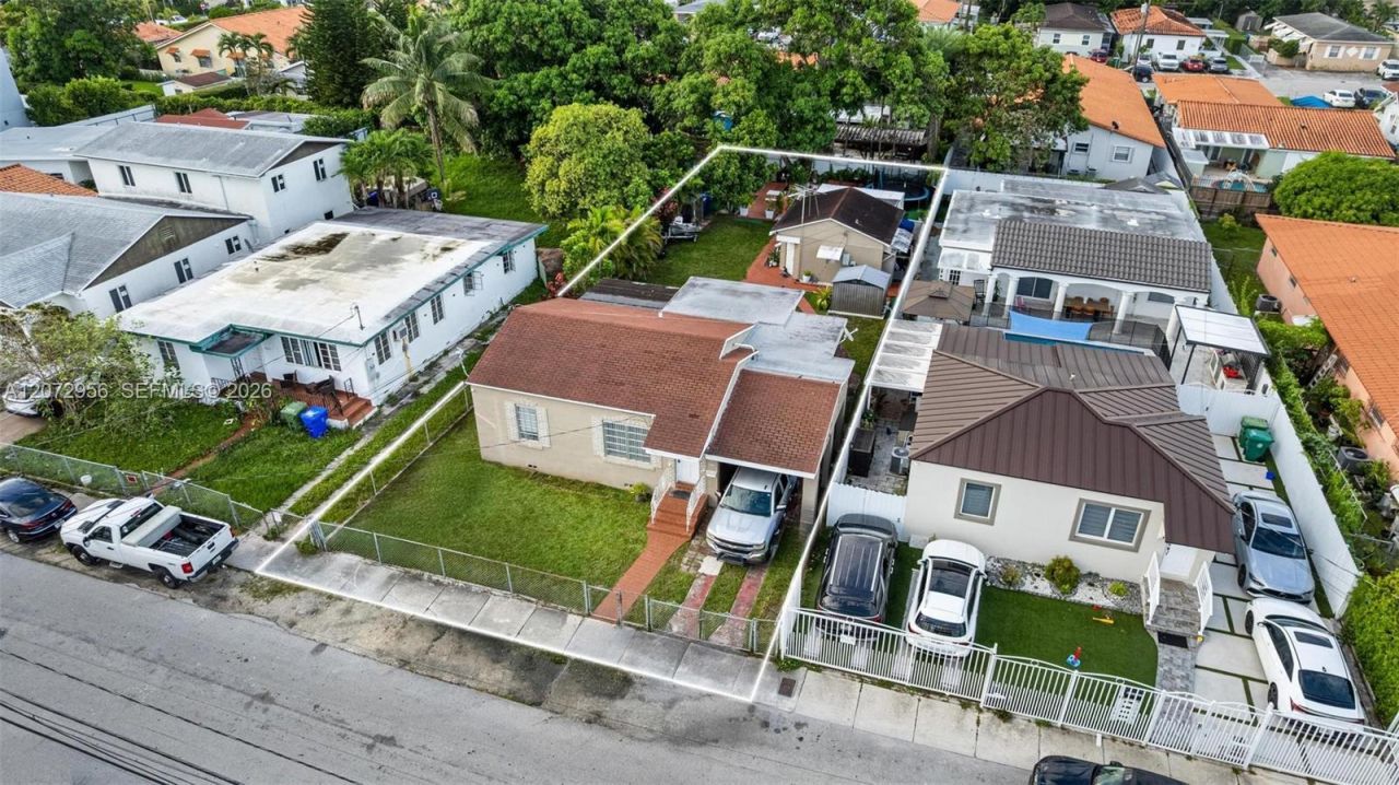 2364 SW 14th St , Miami, FL 33145 Photo
