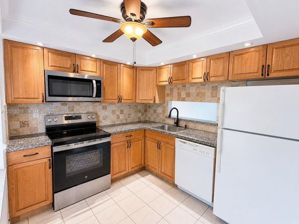 3141 NW 47th Ter , Unit 324, Lauderdale Lakes, FL 33319