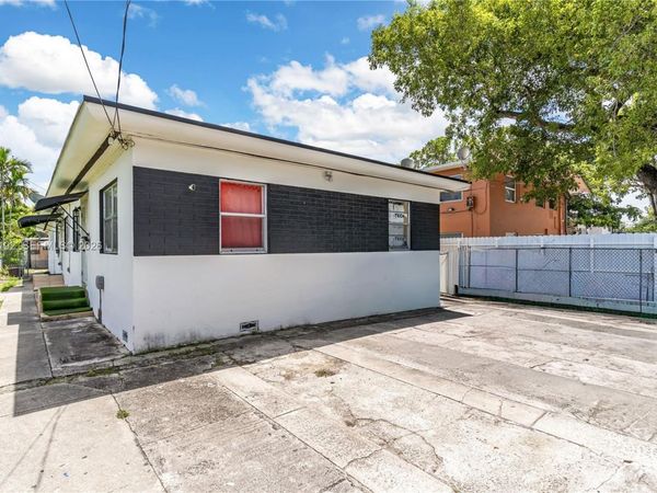 2180 NW 30th St , Miami, FL 33142