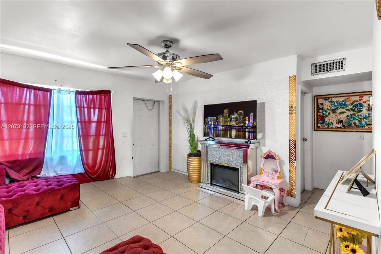 2180 NW 30th St , Miami, FL 33142 Photo