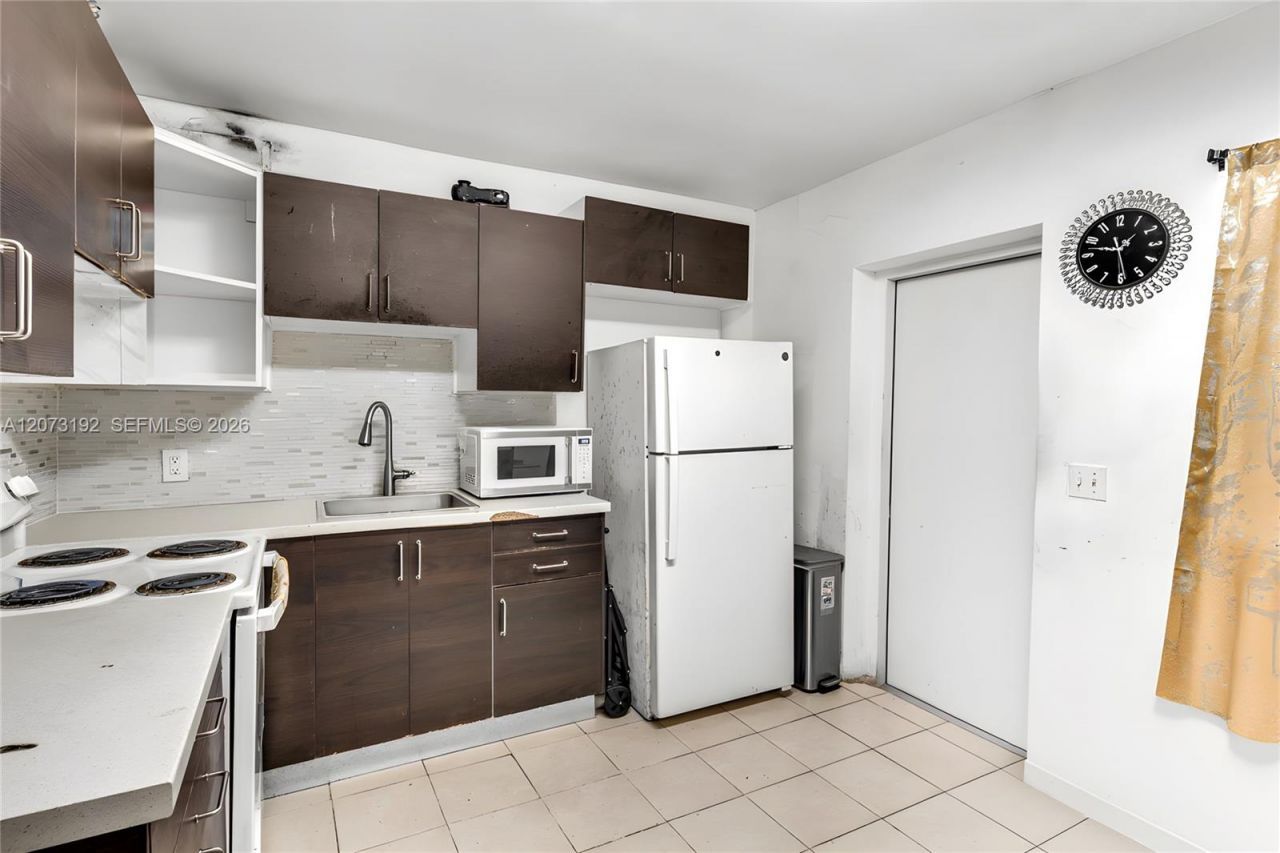 2180 NW 30th St , Miami, FL 33142 Photo