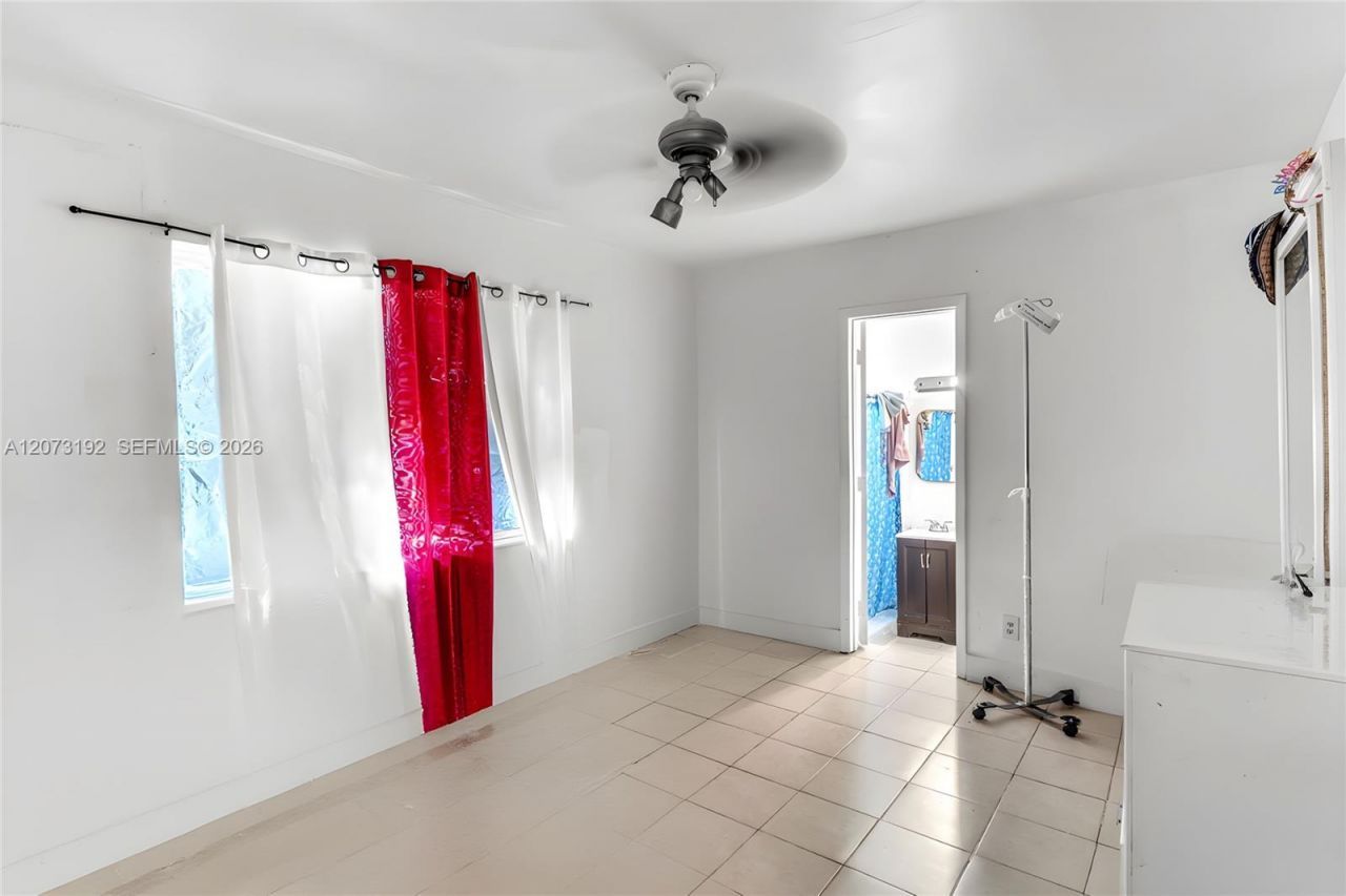 2180 NW 30th St , Miami, FL 33142 Photo