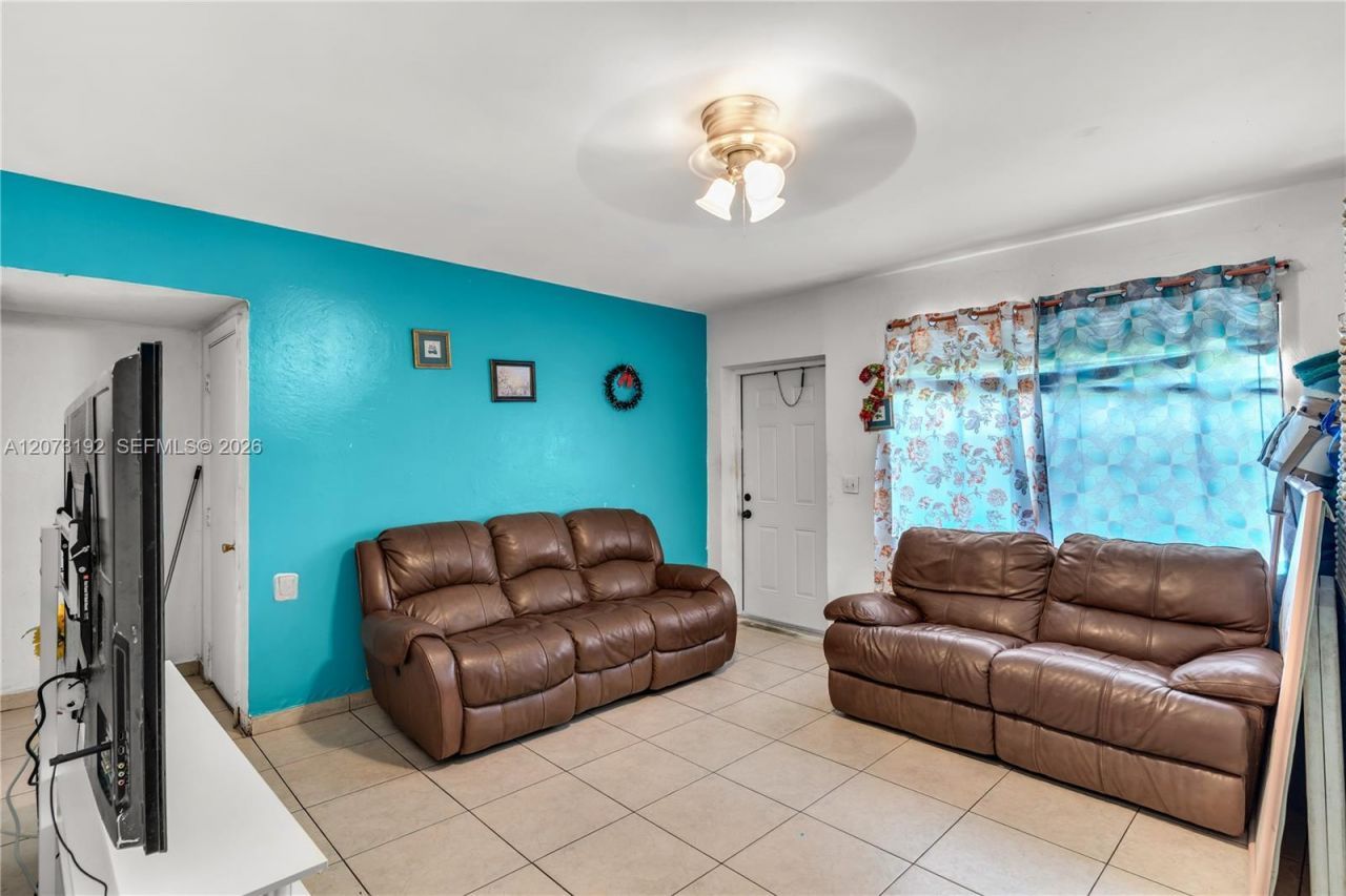2180 NW 30th St , Miami, FL 33142 Photo
