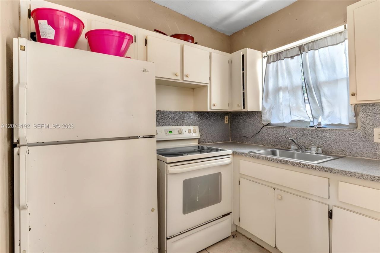 2180 NW 30th St , Miami, FL 33142 Photo