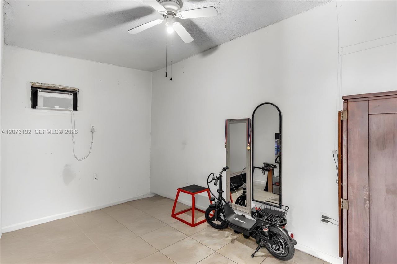 2180 NW 30th St , Miami, FL 33142 Photo
