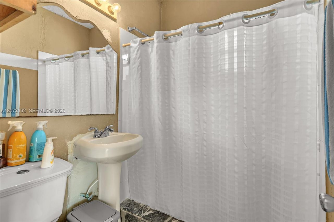 2180 NW 30th St , Miami, FL 33142 Photo