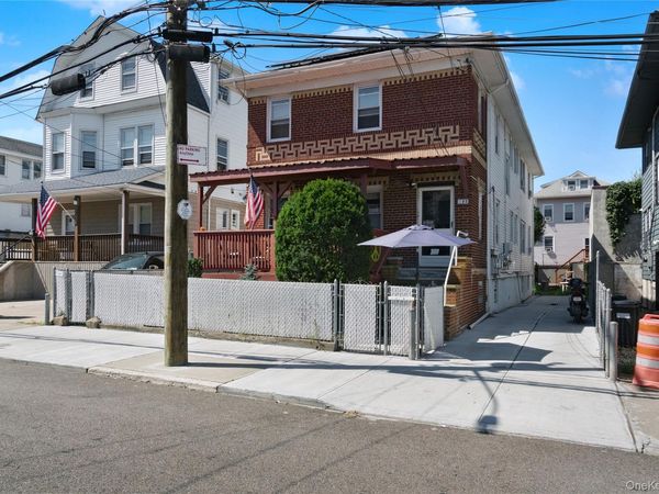 193 Beach 113th Street , Rockaway Park, NY 11694