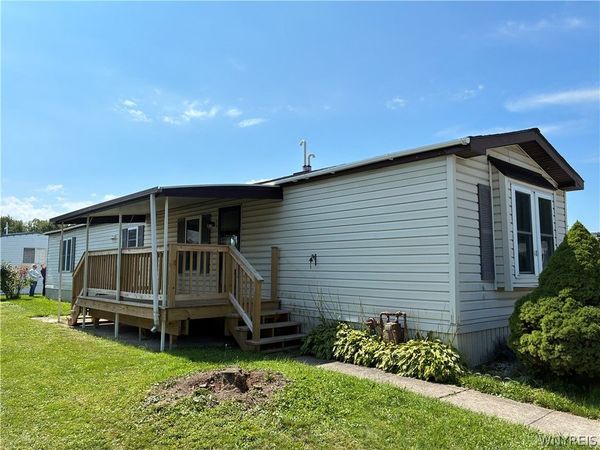 6035 #43 WILLOWBEND S Transit Road, Unit 43, Lockport, NY 14094