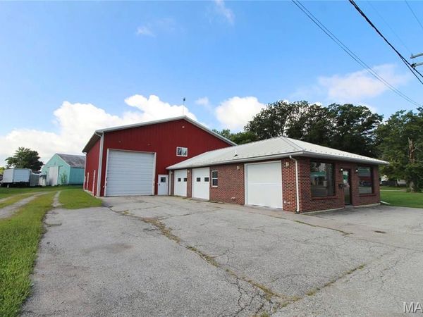 602 Spotsylvania Street , New Athens, IL 62264