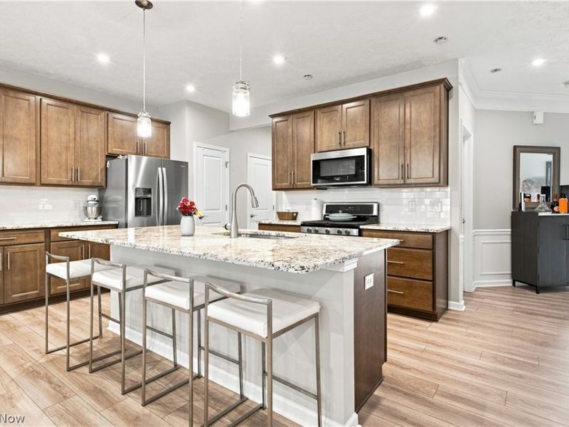 27878 Birchwood Court , Westlake, OH 44145 Photo 5